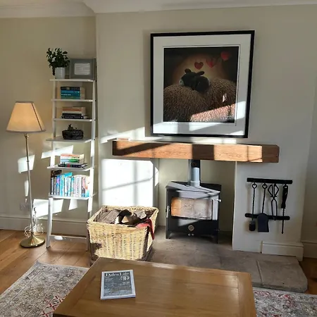 Apartman Beautiful Stone In Peaceful Village Richmond